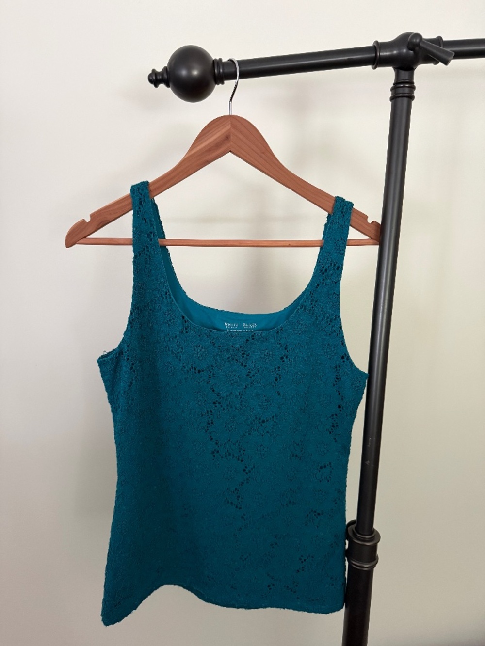 White House Black Market Teal Floral Lace Scoop Neck Tank Top